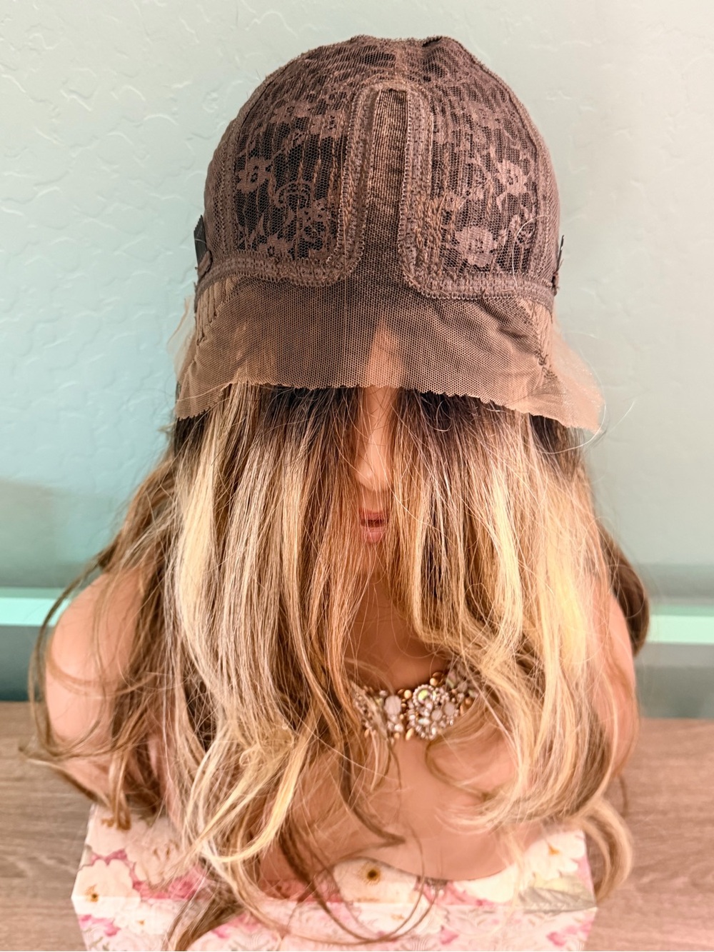 Long Wavy Women’s Wig in Blonde Brown Blend - Picture 6 of 8